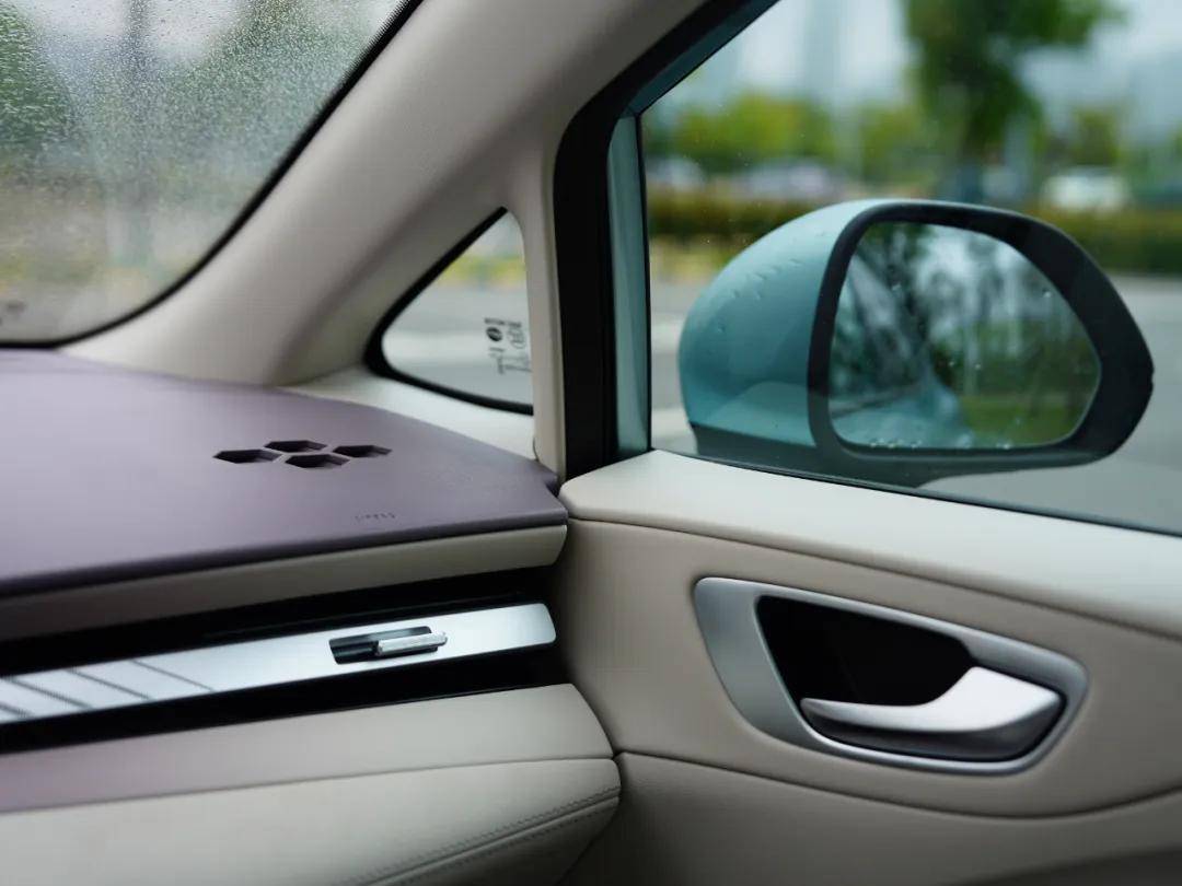 9萬塊530km續航!還帶高速領航和座椅通風?這臺全球車憑啥能賣爆?