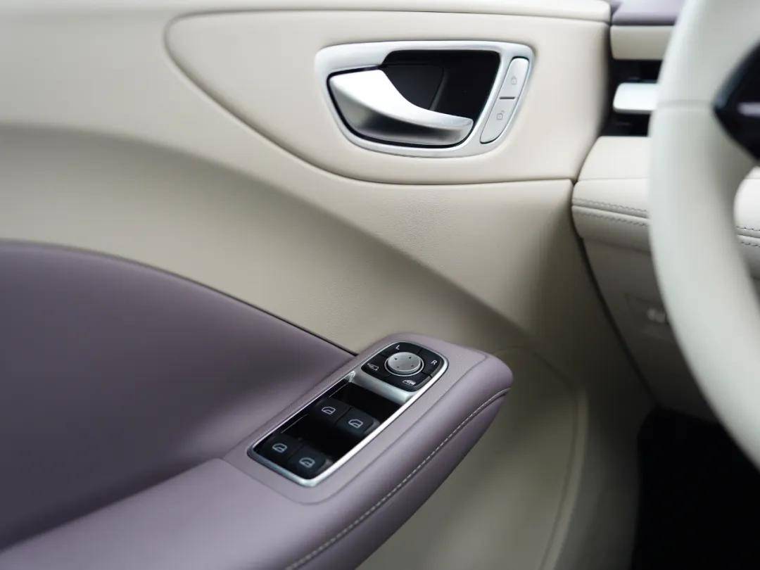 9萬塊530km續航!還帶高速領航和座椅通風?這臺全球車憑啥能賣爆?