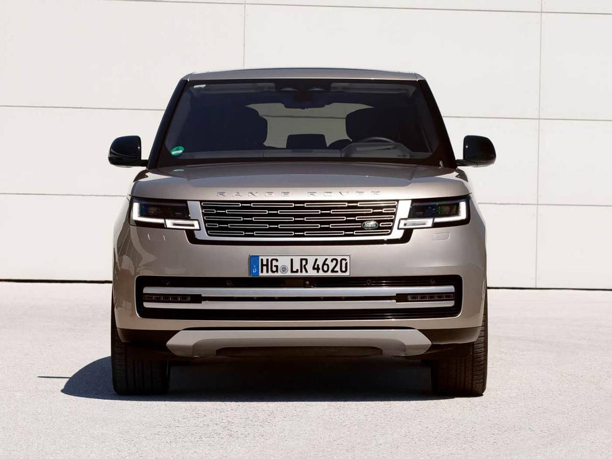 路虎攬勝穩居百萬豪車榜首,直逼對手降價求生?