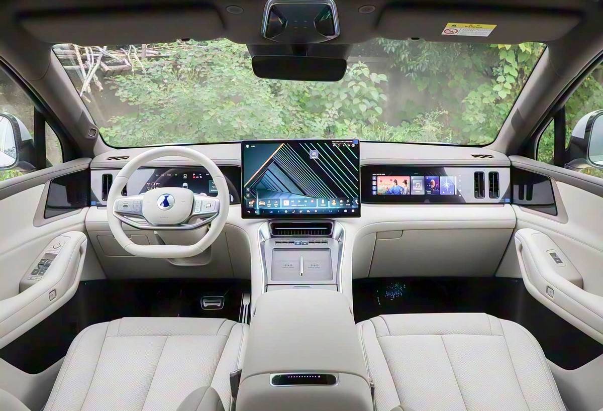 29.98萬元起,騰勢N8L正式上市!易三方+云輦-A,綜合續(xù)航1300km