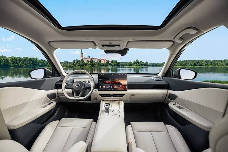 東風日產(chǎn)天籟·鴻蒙座艙版正式亮相 將在今年第四季度上市