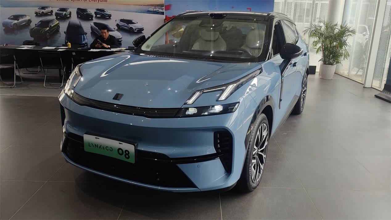 獨(dú)立試駕新款領(lǐng)克08 EM-P:配置大改/價(jià)格下調(diào),轉(zhuǎn)向務(wù)實(shí)路線