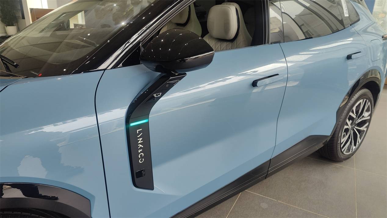 獨(dú)立試駕新款領(lǐng)克08 EM-P:配置大改/價(jià)格下調(diào),轉(zhuǎn)向務(wù)實(shí)路線