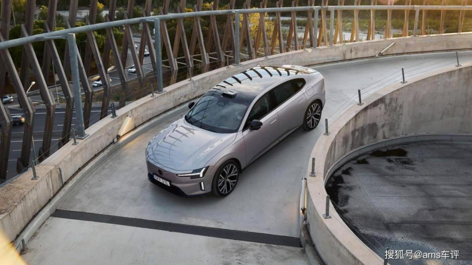 想重新定義電動轎車?首試沃爾沃ES90,竟讓人如此放松