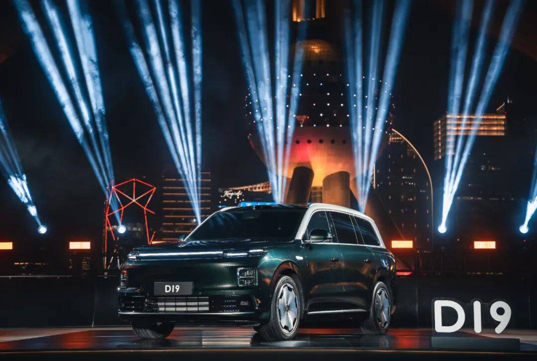 新能源10月銷量丨五家破10萬輛,特斯拉排名下滑,合資略有起色