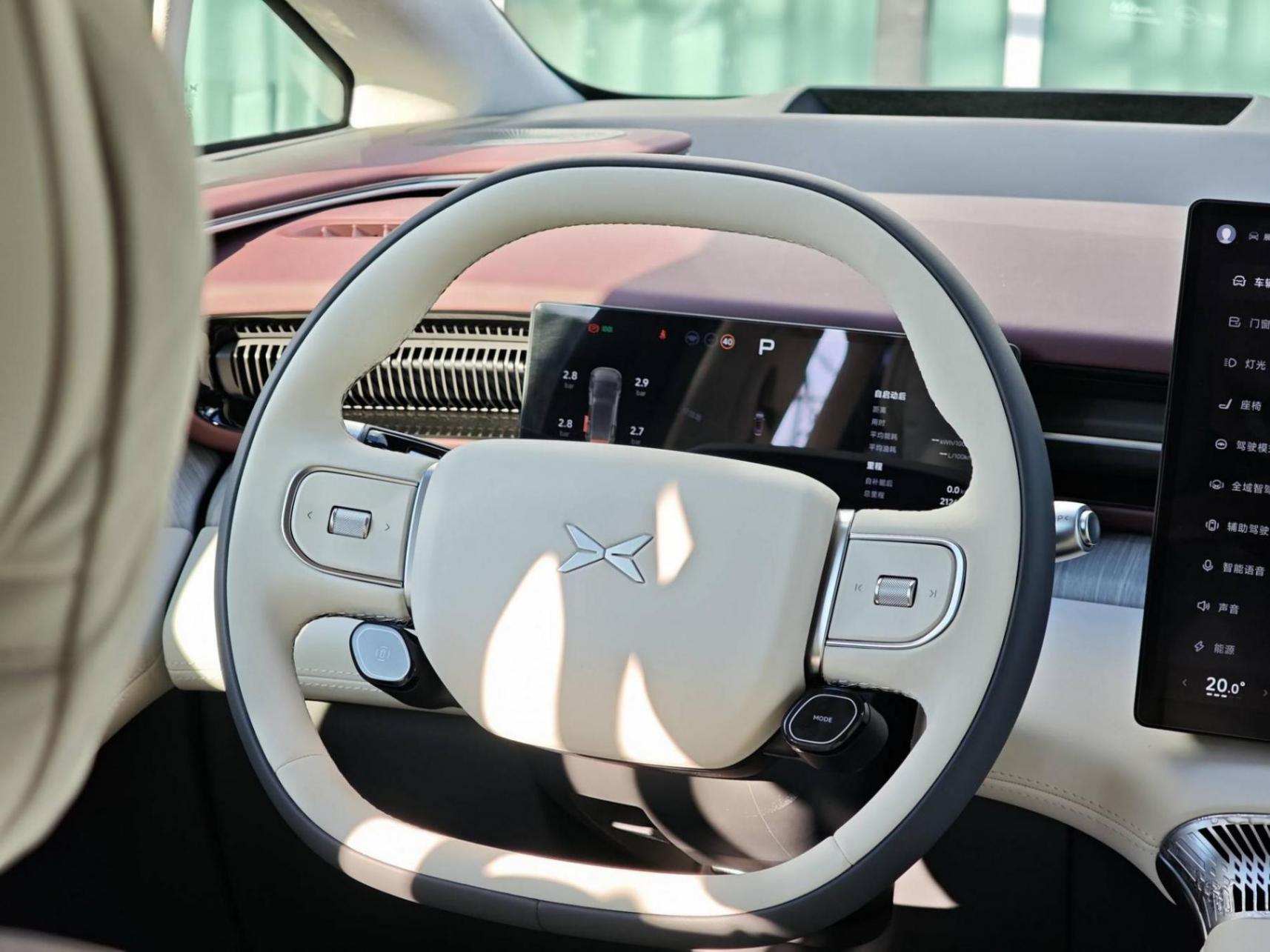 鯤鵬超級增程/純電續(xù)航452km 小鵬X9增程版預售35萬起