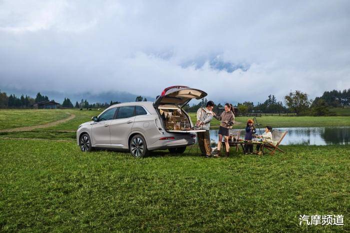 純電續航230km?換新價只要11.98萬?第三代藍電E5 PLUS不給同級留活路!