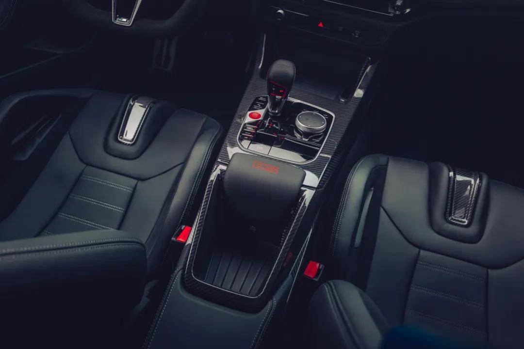 讓我告訴你,什么才是真正有價值的駕駛 | 全新BMW M2 CS