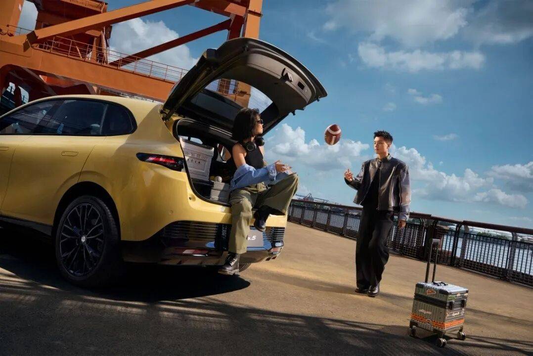 10萬級轎跑新選擇!零跑Lafa5做當下的電動高爾夫