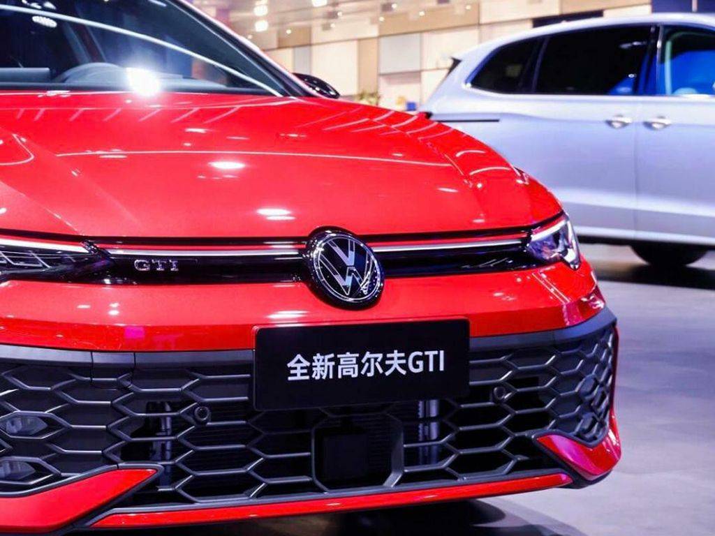別嘴硬,20萬唯一原廠自帶回火放炮聲的車,真就只有高爾夫GTI