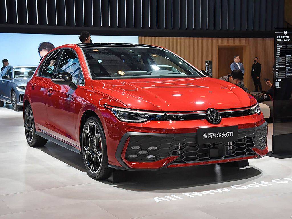 別嘴硬,20萬唯一原廠自帶回火放炮聲的車,真就只有高爾夫GTI