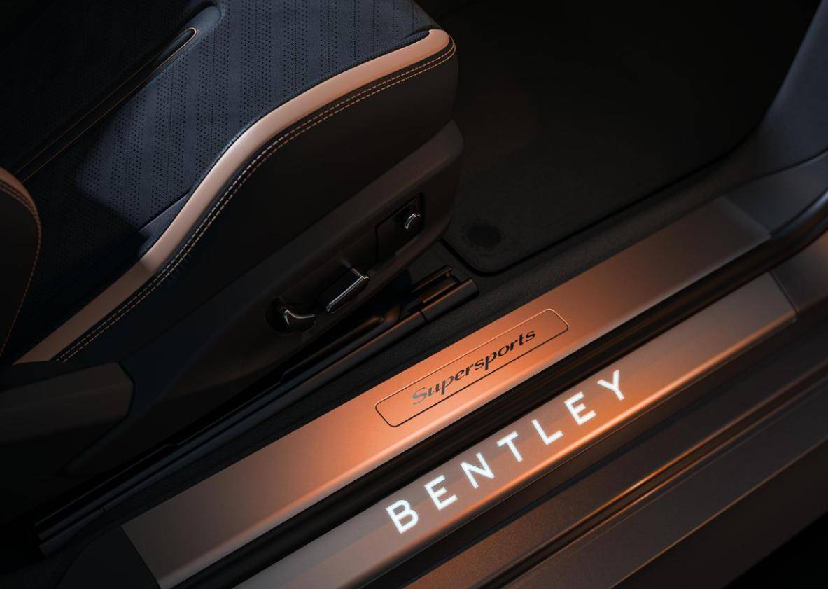 賓利歐陸SS版,拆除混動來減重,碳硅碳剎車盤直徑破紀錄