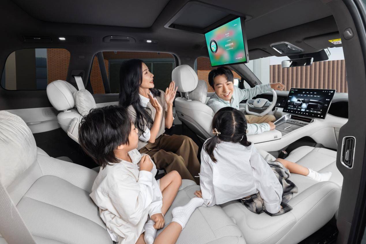 操控之王騰勢N8L上市,29.98萬元起,為全家美好出行而來!