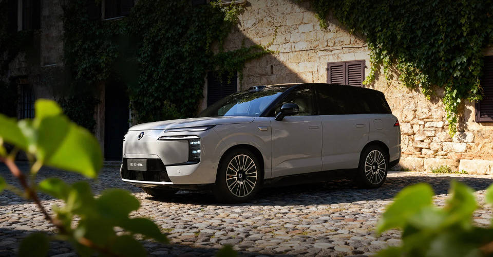 比亞迪無緣高端車?這一招太狠了,一款車擊穿“789”,營銷更頂