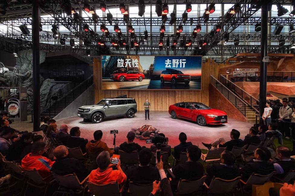 福特廣州車展變身“戶外樂園”,智趣烈馬、新蒙迪歐成焦點(diǎn)