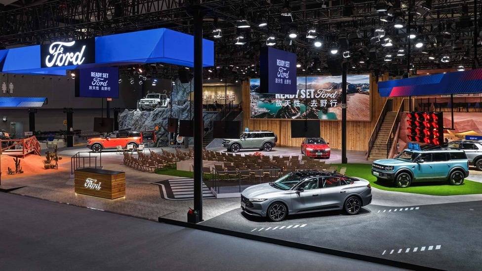 福特廣州車展變身“戶外樂園”,智趣烈馬、新蒙迪歐成焦點(diǎn)