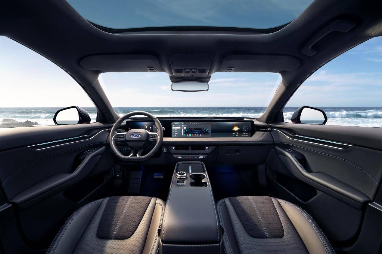 福特廣州車展變身“戶外樂園”,智趣烈馬、新蒙迪歐成焦點(diǎn)