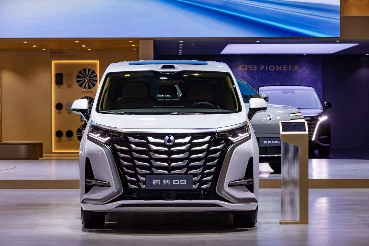 騰勢(shì)汽車全家族車型登陸廣州車展 “安全之王”N8L領(lǐng)銜展現(xiàn)中國豪華實(shí)力