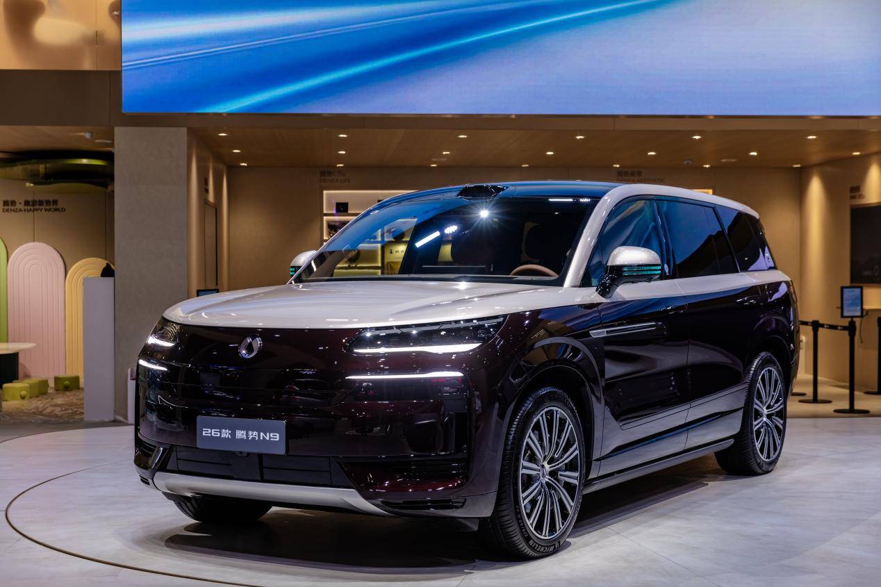 騰勢(shì)汽車全家族車型登陸廣州車展 “安全之王”N8L領(lǐng)銜展現(xiàn)中國豪華實(shí)力