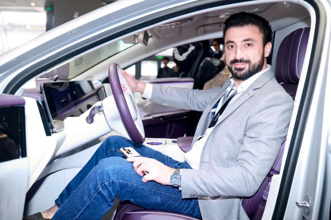 江淮汽車廣州車展秀轉型成果:尊界S800訂單火爆,DEFINE平臺探索未來