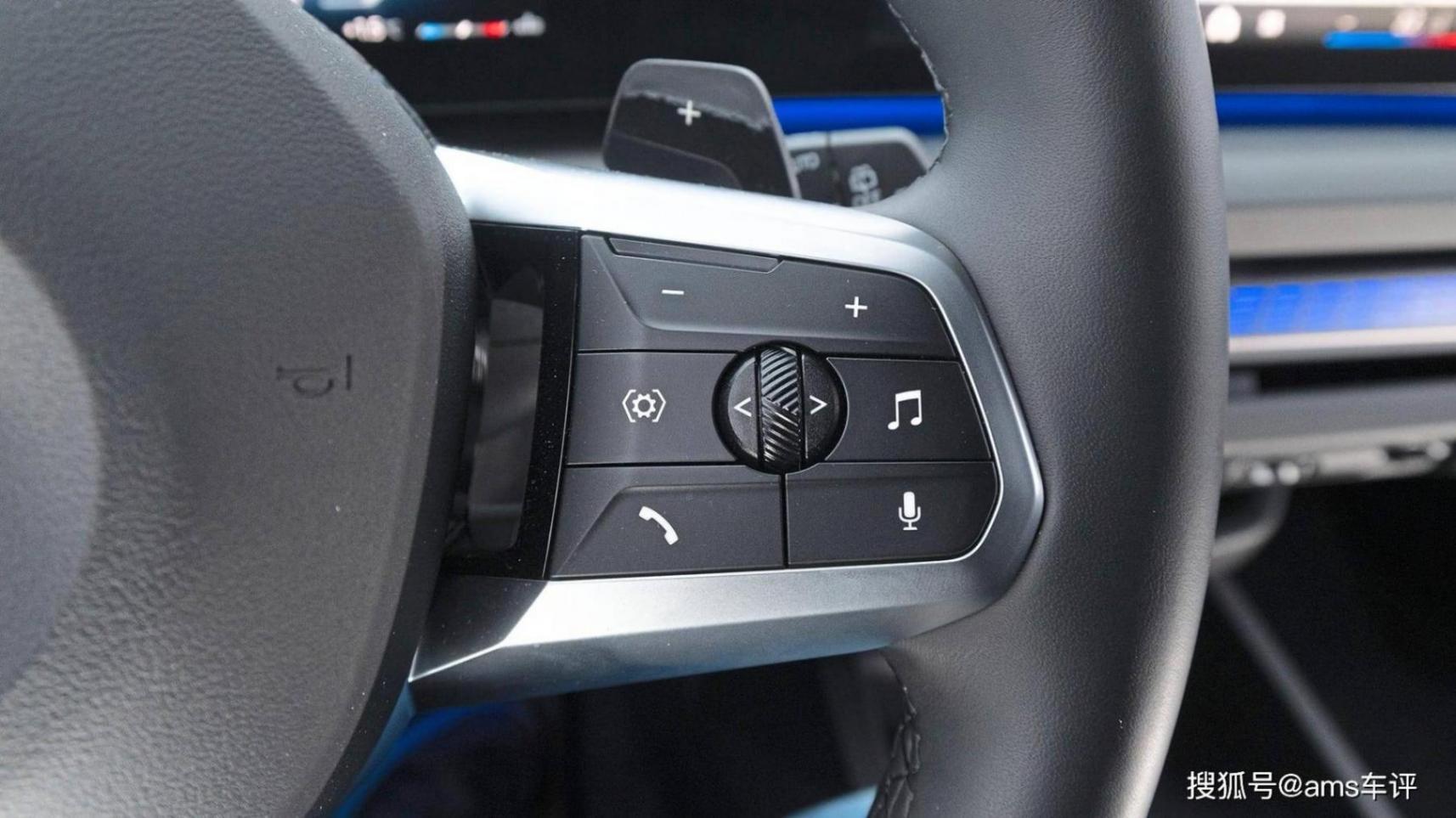 三缸+輕混能跑出什么水平?測(cè)試BMW 120,依舊運(yùn)動(dòng)范兒