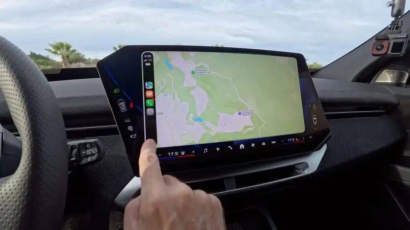 寶馬最新iDrive X系統(tǒng)僅支持Apple CarPlay地圖功能