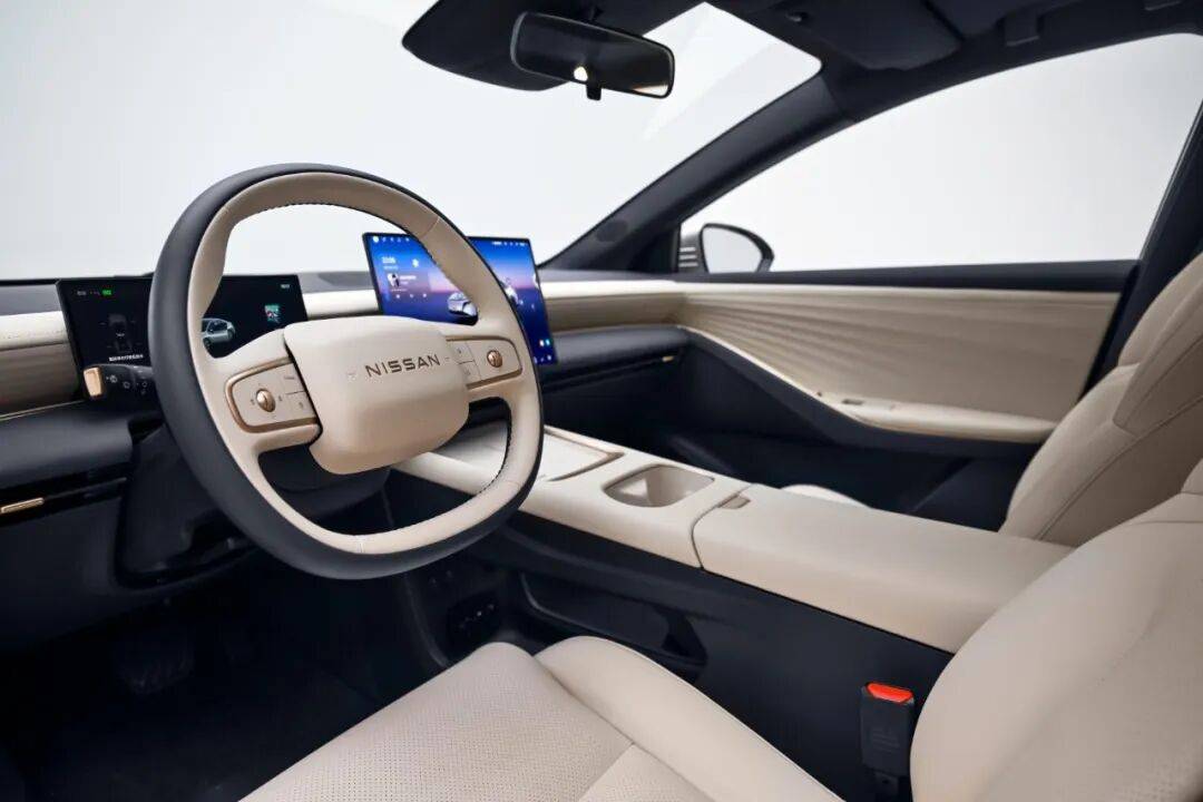 東風日產N6共推出5個版本,官方指導價為9.99-12.99萬元,限時綜合權益價為9.19-12.19萬元