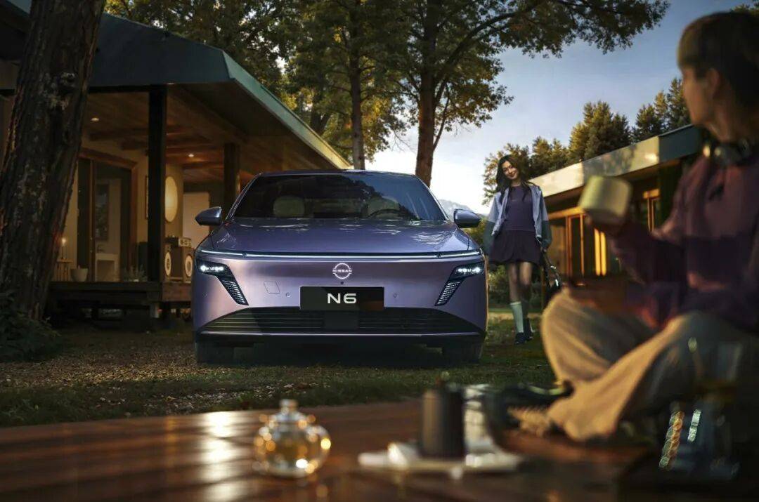 東風日產N6共推出5個版本,官方指導價為9.99-12.99萬元,限時綜合權益價為9.19-12.19萬元