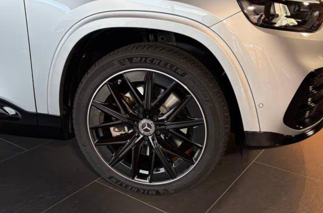 新一代奔馳GLB,結構大改,三連桿前懸掛,鍛造鋁合金制成