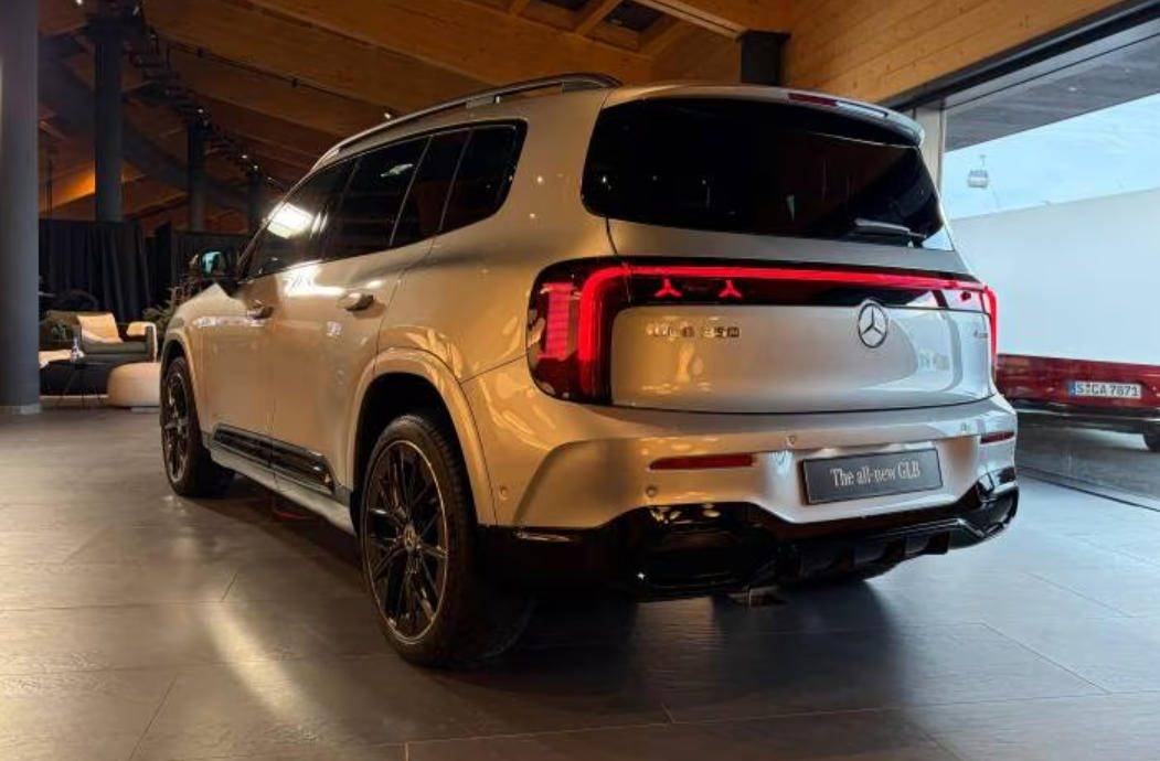 新一代奔馳GLB,結構大改,三連桿前懸掛,鍛造鋁合金制成