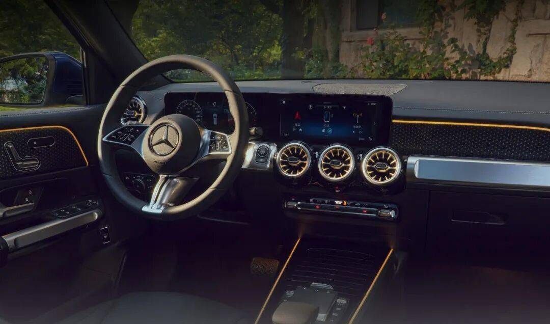 全新一代奔馳GLB發布,現款GLB好看但好開嗎?