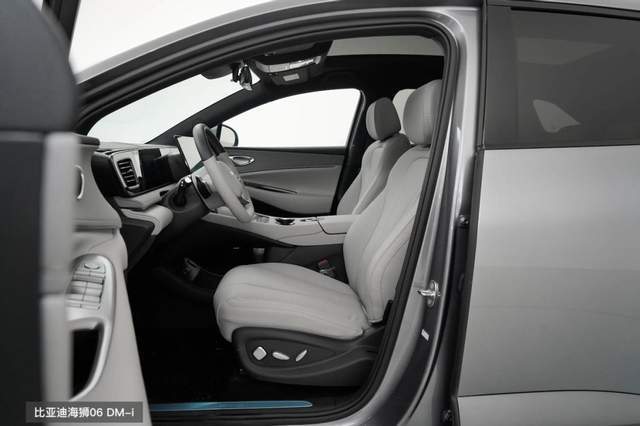 海獅06 DM-i對比長安啟源Q07激光版:冬季全家出游,選誰更舒適?