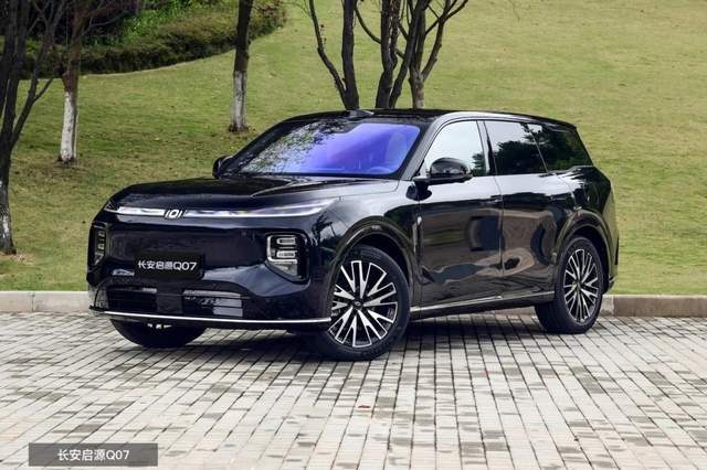 海獅06 DM-i對比長安啟源Q07激光版:冬季全家出游,選誰更舒適?