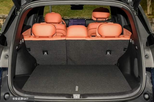 海獅06 DM-i對比長安啟源Q07激光版:冬季全家出游,選誰更舒適?