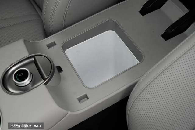 海獅06 DM-i對比長安啟源Q07激光版:冬季全家出游,選誰更舒適?