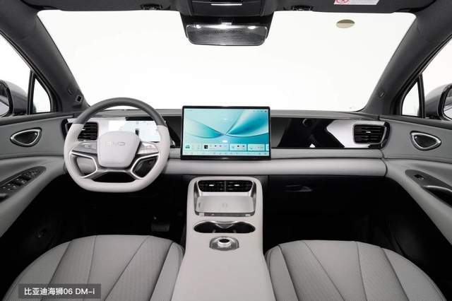 海獅06 DM-i對比長安啟源Q07激光版:冬季全家出游,選誰更舒適?