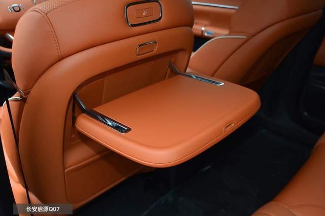 海獅06 DM-i對比長安啟源Q07激光版:冬季全家出游,選誰更舒適?