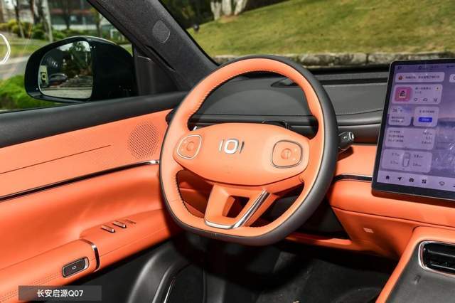 海獅06 DM-i對比長安啟源Q07激光版:冬季全家出游,選誰更舒適?